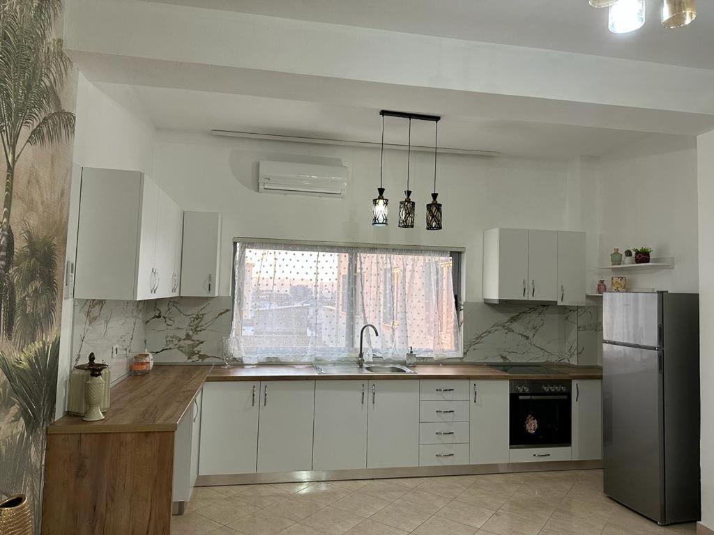Victorias Apartment Tirane Esterno foto